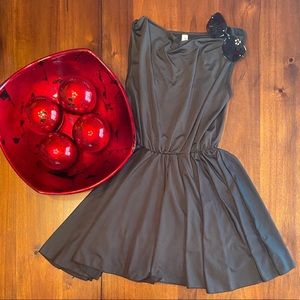 Formal, casual elegant sleeveless black dress.